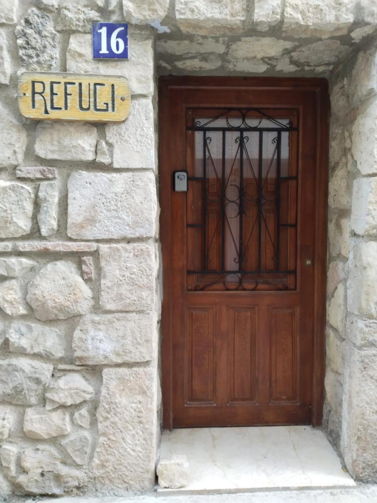 El Refugi Hostel Arboli Bagian luar foto