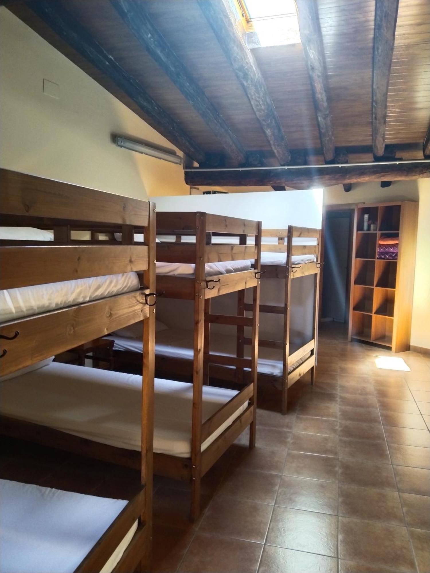 El Refugi Hostel Arboli Bagian luar foto