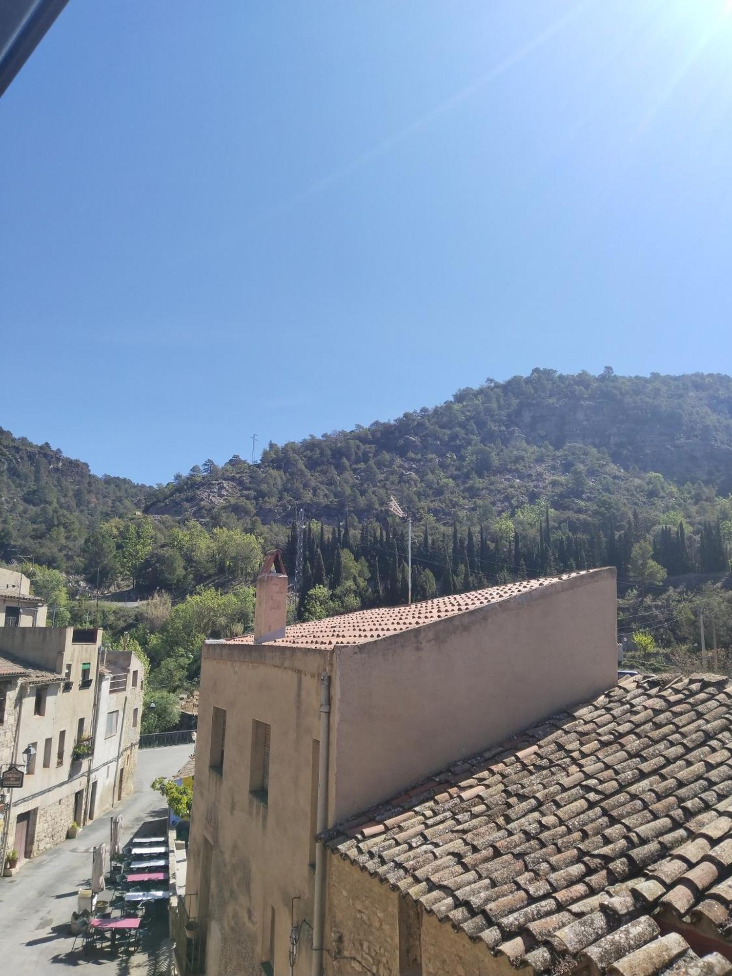 El Refugi Hostel Arboli Bagian luar foto