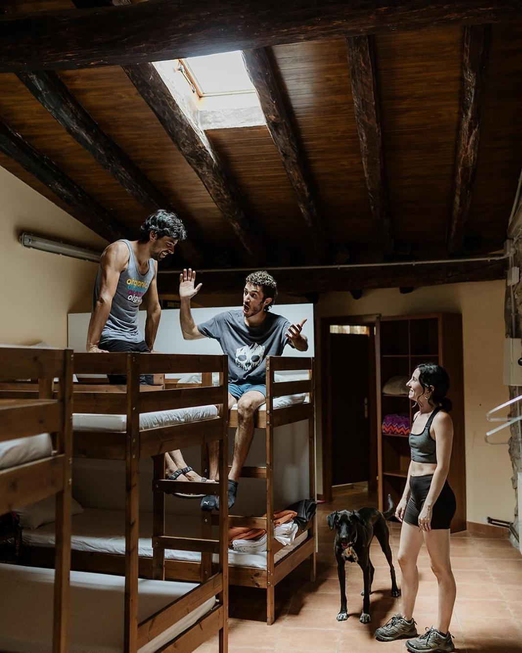 El Refugi Hostel Arboli Bagian luar foto